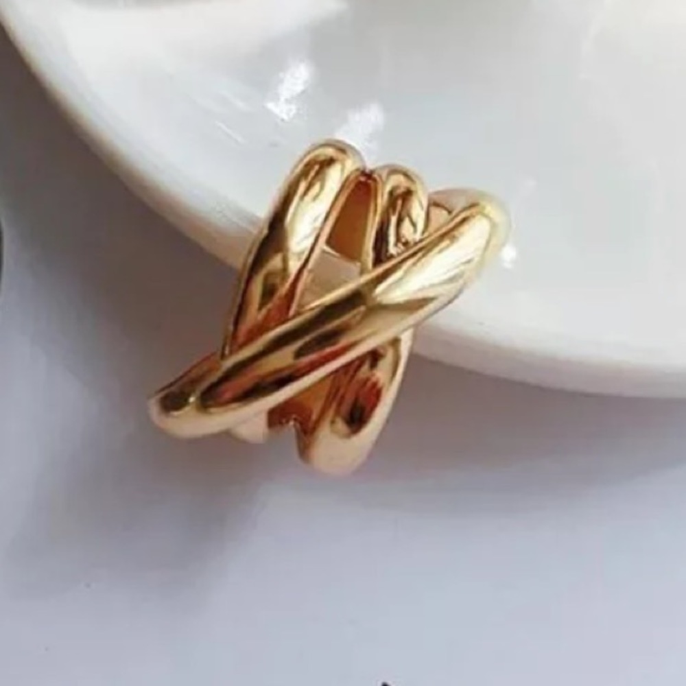 🧡 Minimalist Twisted gold ring - Picture 6 of 6